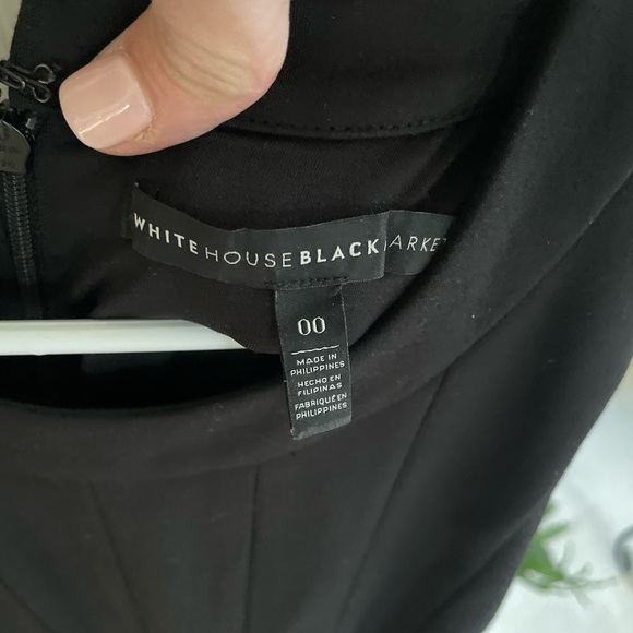🌿White House Black Market black cocktail pleated dress - size 00🌿 - Picture 4 of 7